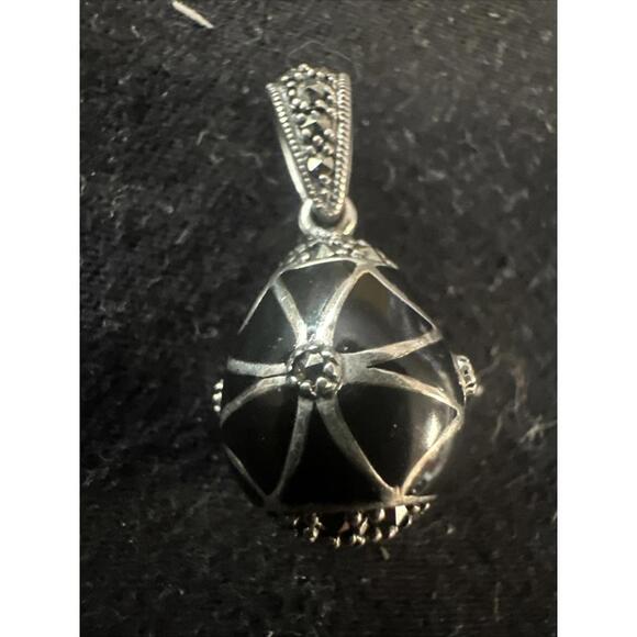 Sterling Silver/925 Dark Blue Faberge Type Egg Pendant - Picture 1 of 5